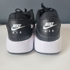 Nike Men’s Black/White Air Max Athletic Sneakers